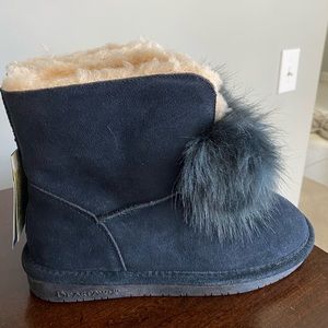 BEARPAW Pom Pom Boot w/ NeverWet
